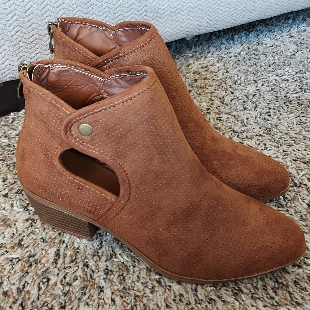 Forever "Spot-67" in Tan